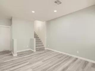 Photo #3: 2395590 Listing 