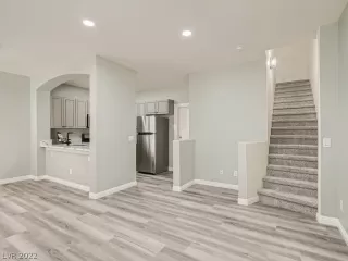 Photo #4: 2395590 Listing 