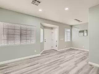 Photo #5: 2395590 Listing 