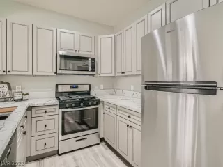 Photo #6: 2395590 Listing 