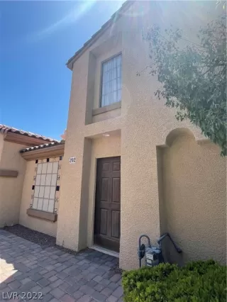 Photo #2: 2395609 Listing