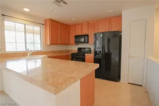 Photo #6: 2395609 Listing