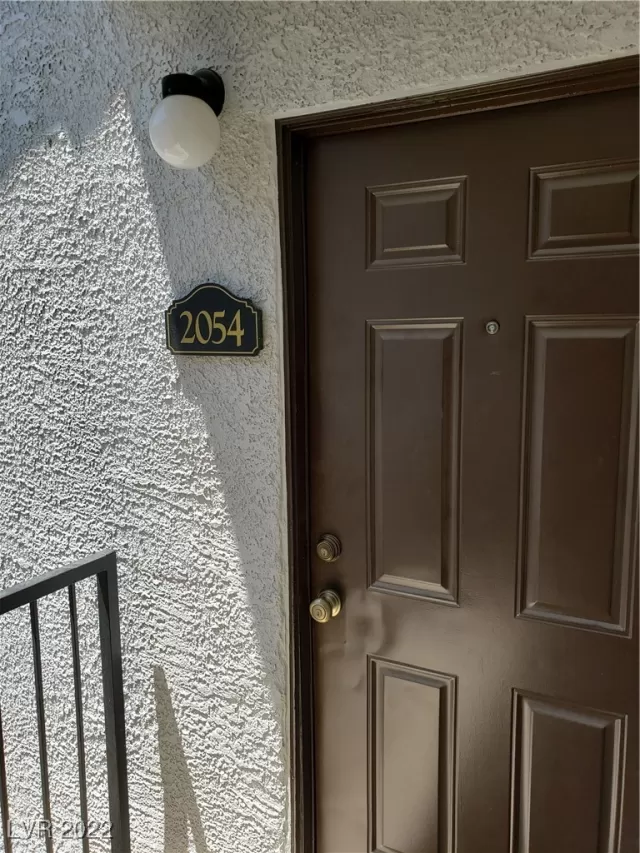 MLS: 2395619 Condo For Sale