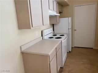 Photo #5: 2395619 Listing 