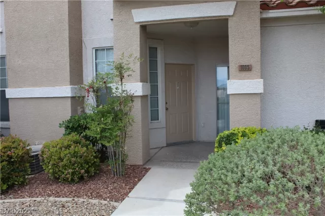 MLS: 2395625 Condo For Sale