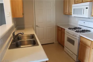 Photo #2: 2395625 Listing 