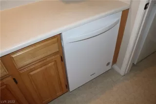 Photo #5: 2395625 Listing 