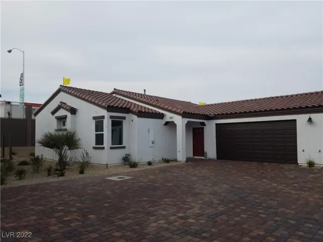 MLS: 2395652 Condo For Sale