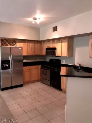 Photo #2: 2395659 Listing