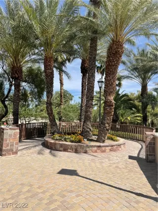 Photo #3: 2395692 Listing 