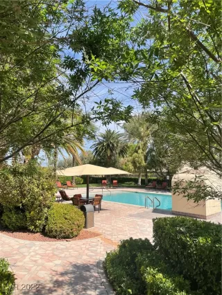 Photo #5: 2395692 Listing 