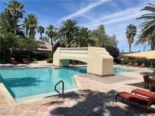 Photo #6: 2395692 Listing 