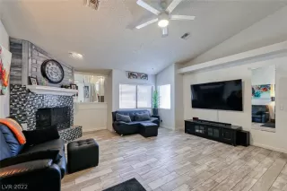 Photo #5: 2395694 Listing