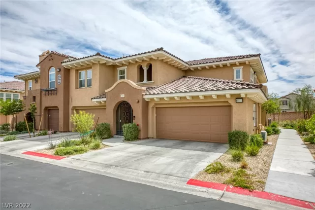 MLS: 2395697 Condo For Sale