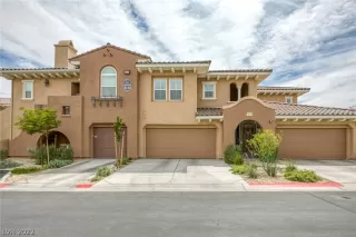 Photo #2: 2395697 Listing