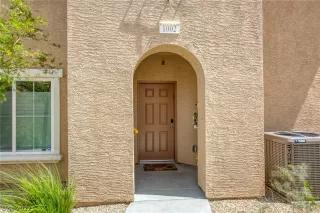 Photo #3: 2395697 Listing