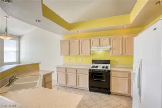 Photo #5: 2395720 Listing 