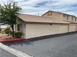 Photo #2: 2395722 Listing 