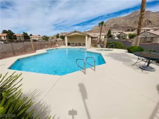 Photo #5: 2395722 Listing 