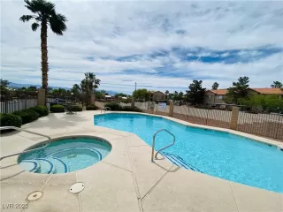 Photo #6: 2395722 Listing 