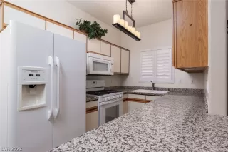 Photo #6: 2395752 Listing