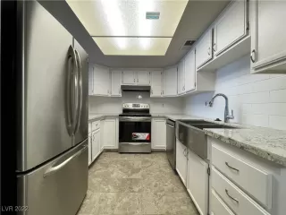 Photo #1: 2395756 Listing 