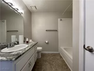 Photo #5: 2395756 Listing 