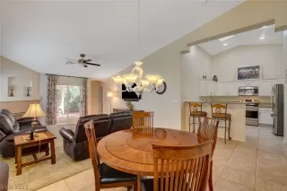 Photo #4: 2395757 Listing 