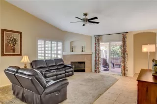 Photo #5: 2395757 Listing 