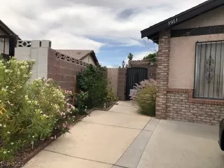 Photo #2: 2395778 Listing 