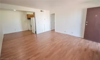 Photo #4: 2395780 Listing 