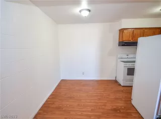 Photo #6: 2395780 Listing 