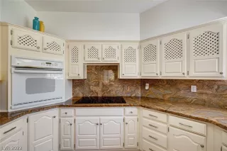 Photo #5: 2395783 Listing 