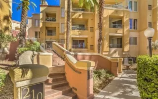 Photo #1: 2395829 Listing 