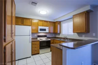 Photo #3: 2395842 Listing