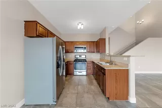 Photo #5: 2395857 Listing