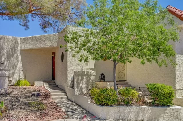 MLS: 2395865 Condo For Sale