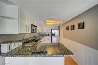 Photo #2: 2395865 Listing