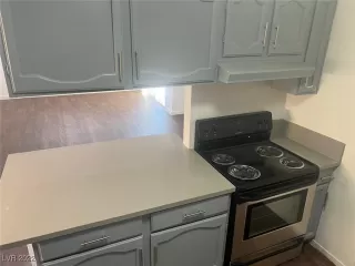 Photo #3: 2395881 Listing 