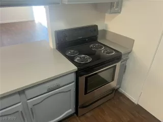 Photo #4: 2395881 Listing 