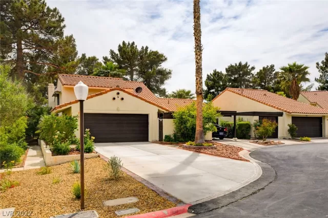 MLS: 2395887 Condo For Sale