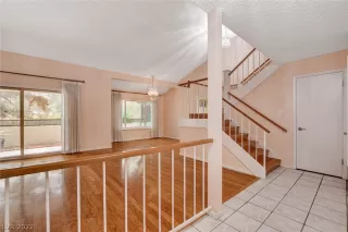 Photo #5: 2395887 Listing 