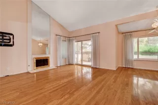 Photo #6: 2395887 Listing 