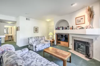 Photo #5: 2395893 Listing