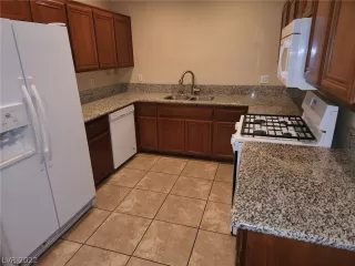 Photo #4: 2395911 Listing 