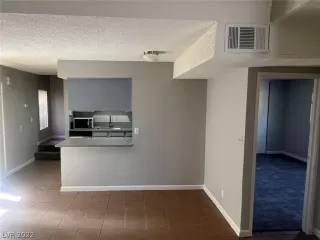 Photo #4: 2395923 Listing 