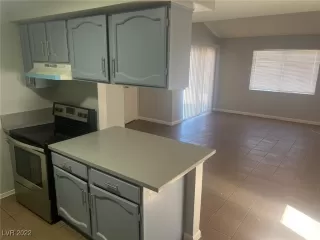 Photo #6: 2395923 Listing 