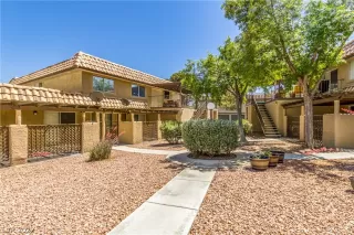 Photo #3: 2395936 Listing