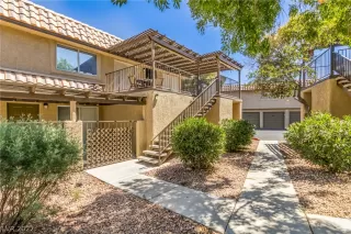 Photo #4: 2395936 Listing