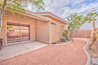 Photo #2: 2395939 Listing 